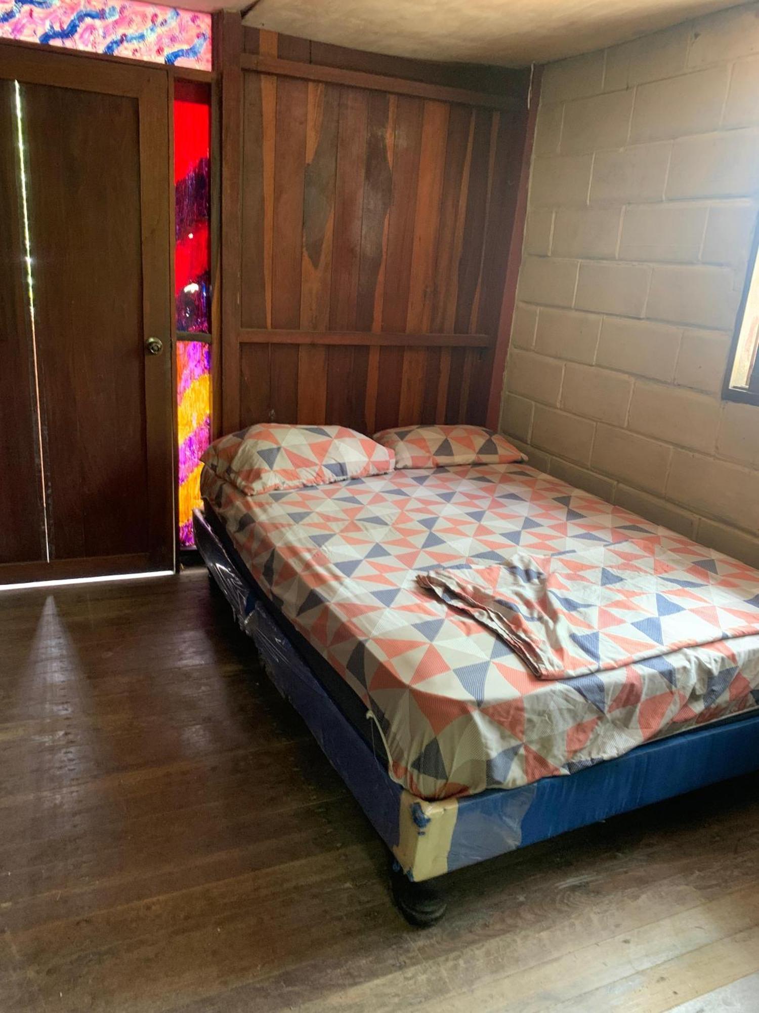 הוסטל מונטניטה Al Carajo House Backpackers Host מראה חיצוני תמונה